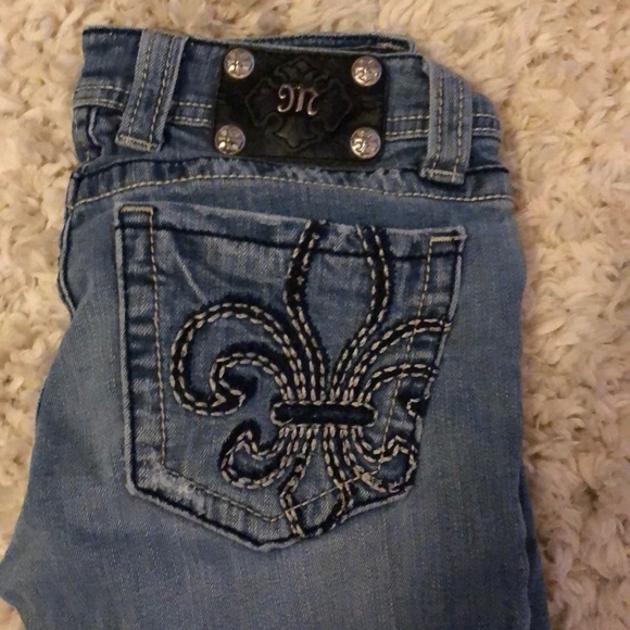 Light wash jeans - Picture 2 of 2